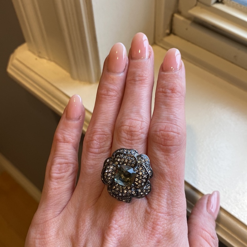 Ring - Picture 2 of 4